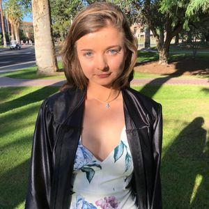 Meet your Posher, Lauren